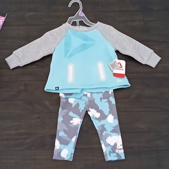 Reebok Other - Reebok little girls active sat 12 months